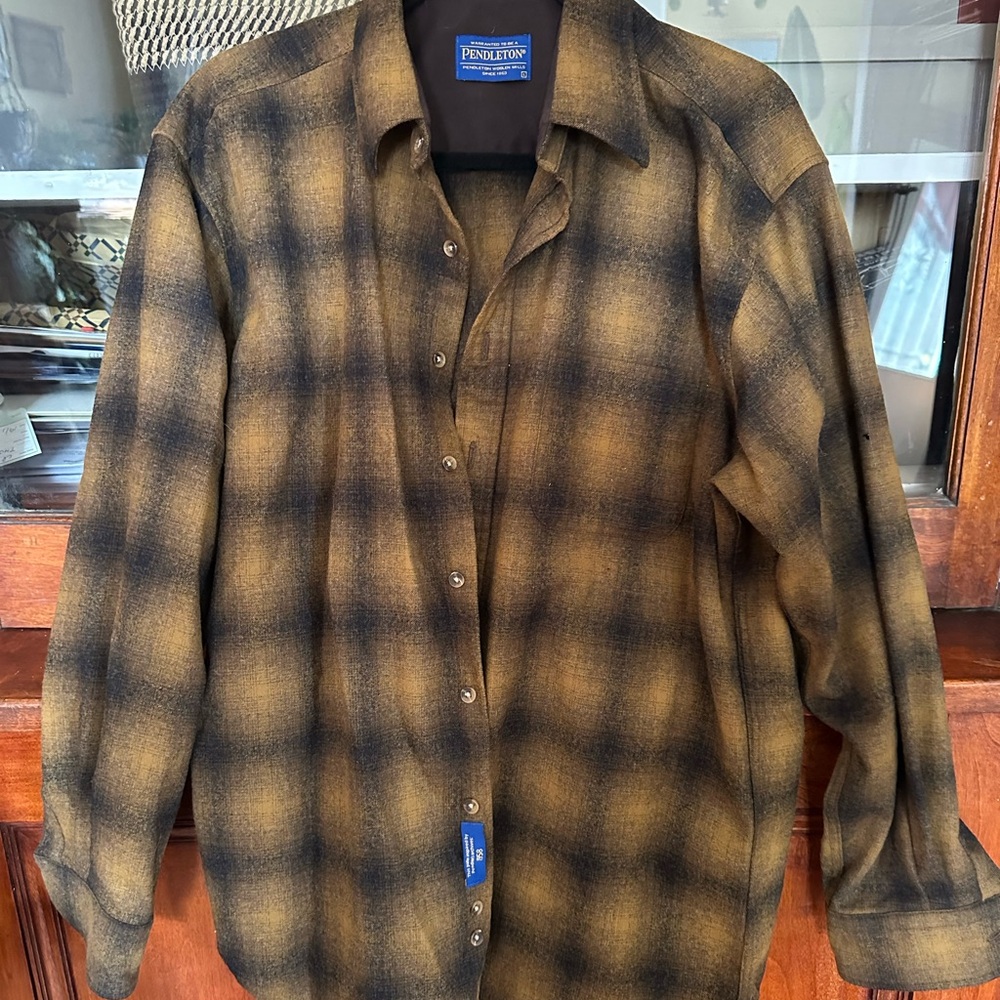 Pendleton Wool Plaid Button-Up Shirt (L)